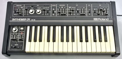 Roland-SH-09
